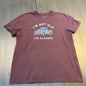 Life is Good Men’s Burgundy I’m not old I’m classic Shirt size Large